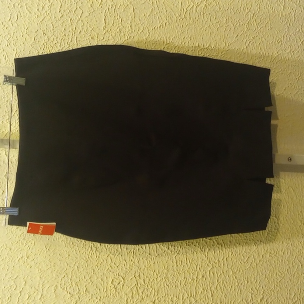 SPANX Classic Black Pencil Skirt - Picture 4 of 5